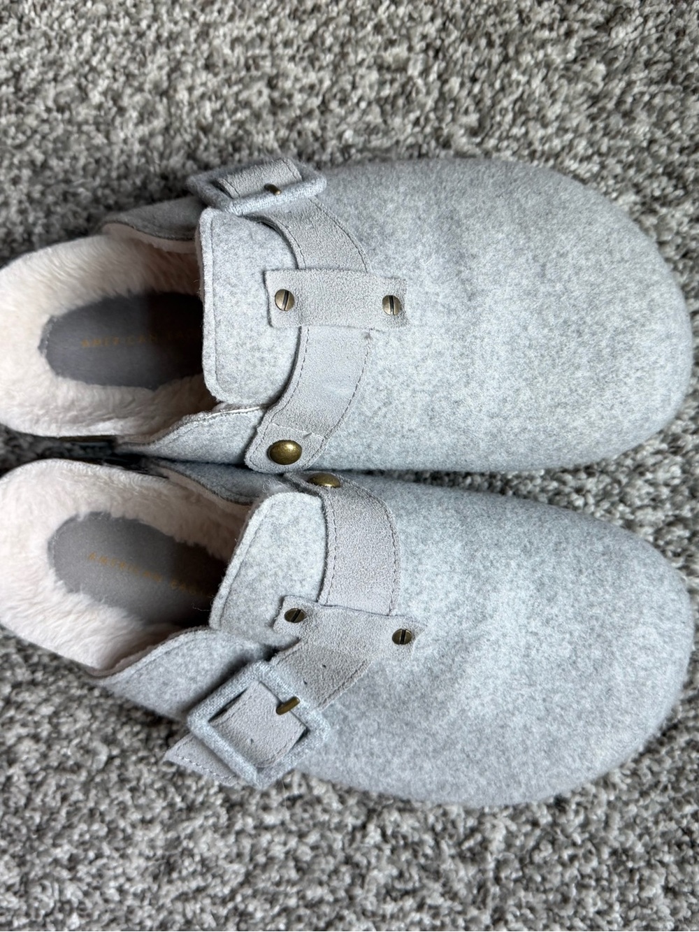 American Eagle Outfitters Light Gray Faux-Fur Lined Slip-On Clogs